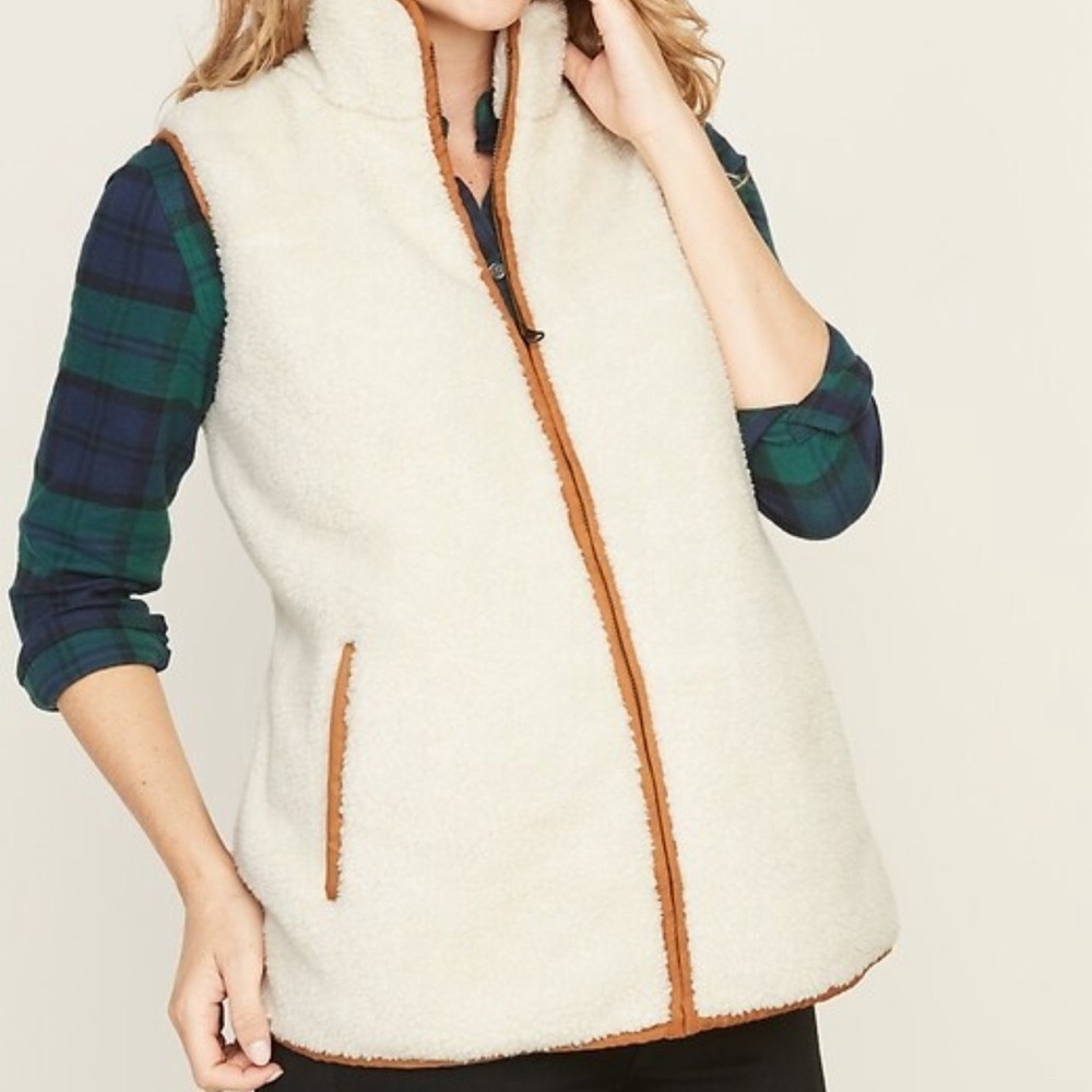 Old Navy Sherpa Vest - Picture 2 of 9